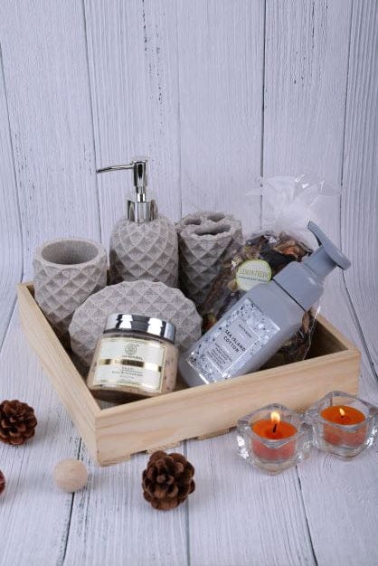 Luxe Wellness Bath Hamper